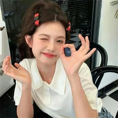明天、我会成为谁的女友 海报